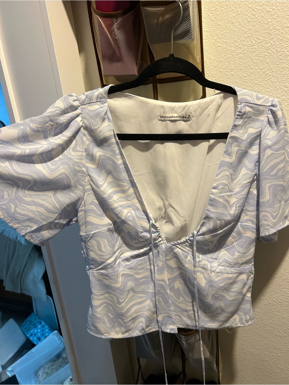 Abercrombie & Fitch Light Blue Swirl V-Neck Puff Sleeve Crop Top